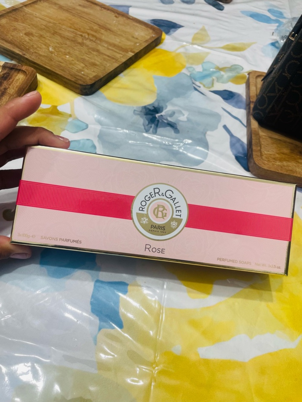Roger & Gallet Rose Perfumed Soap Gift Set - Pink